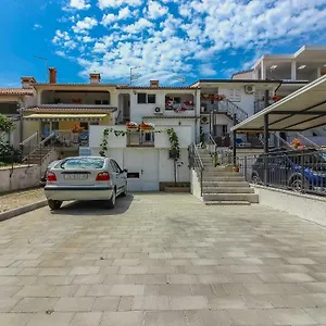Radan - Near Brulo Beach Poreč